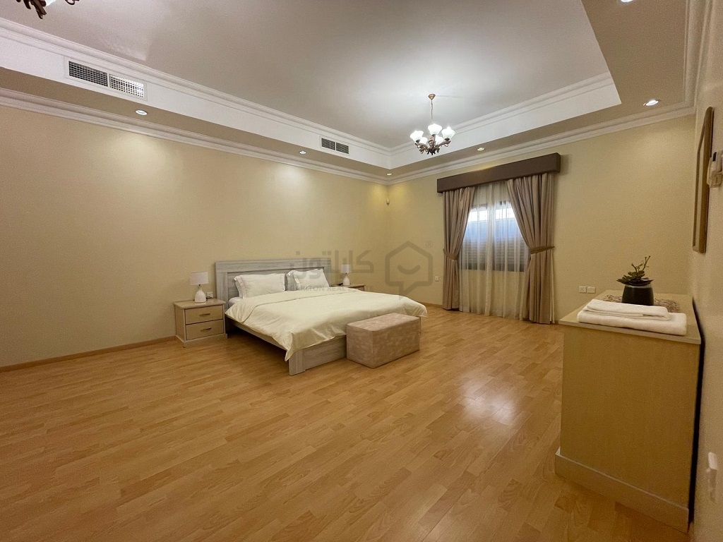 property 736 image 2