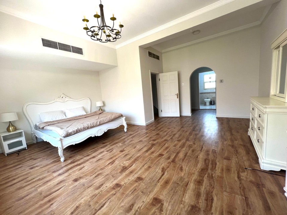 property 77 image 3