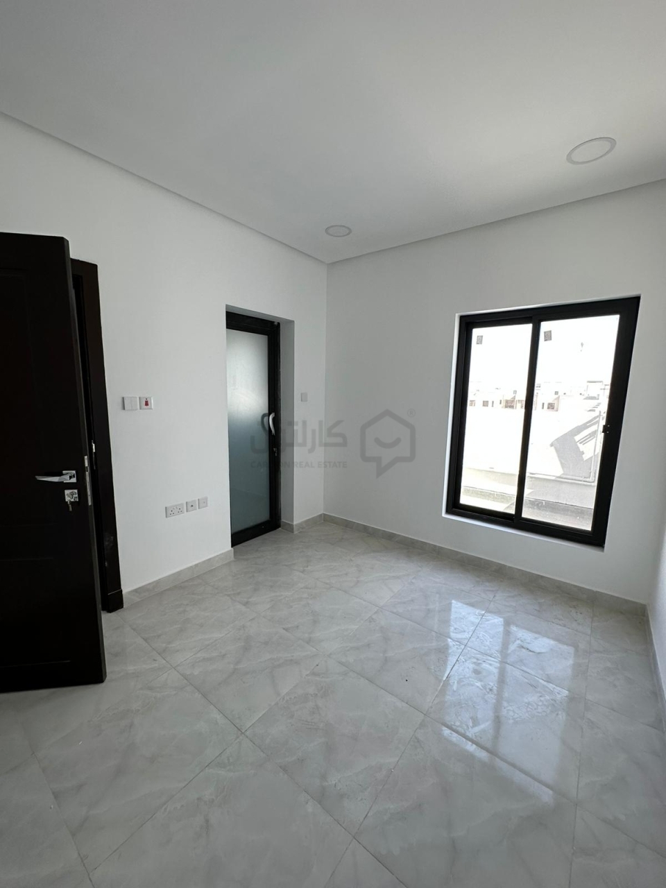 property 780 image 4