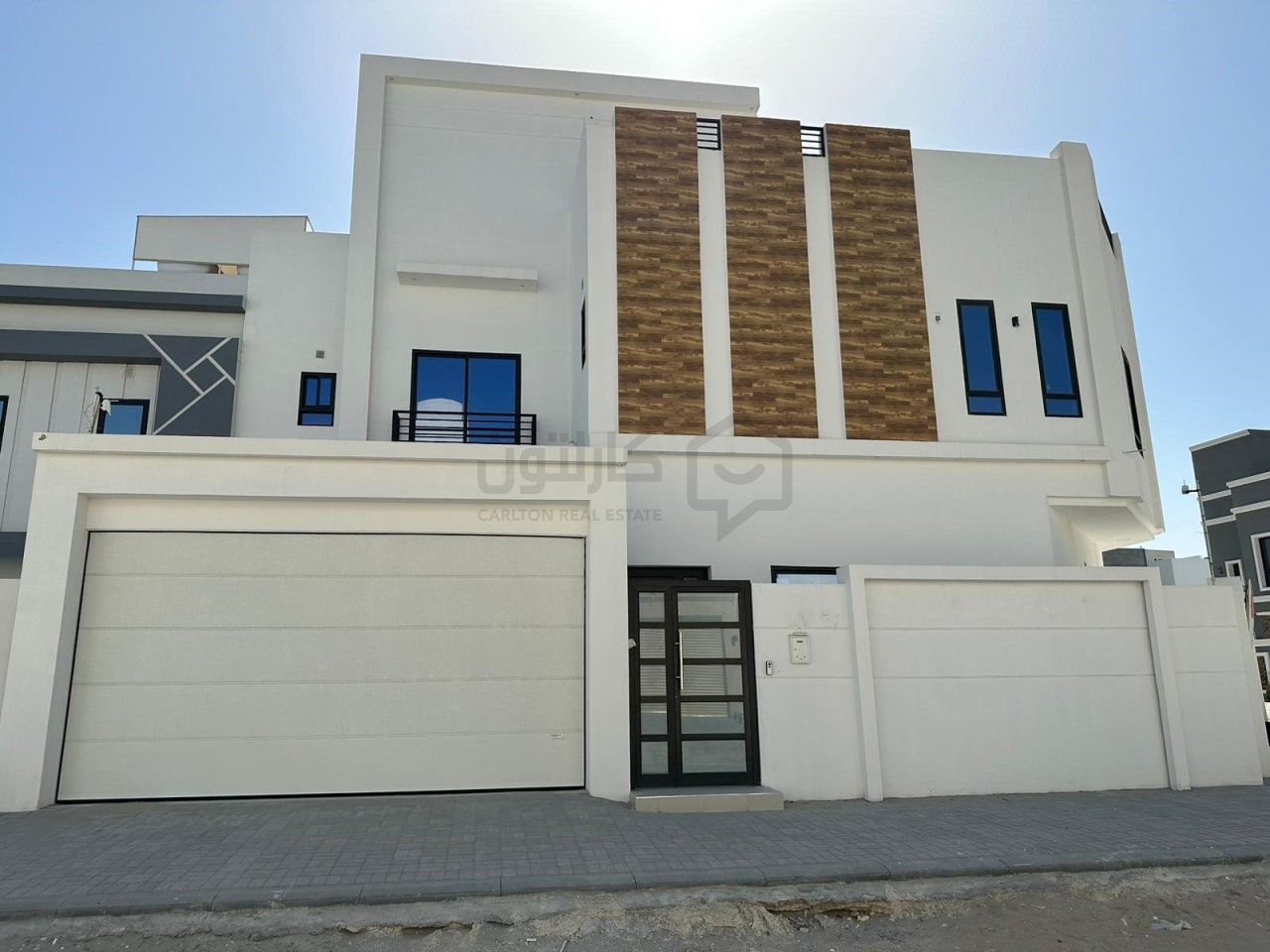 property 780 image 0