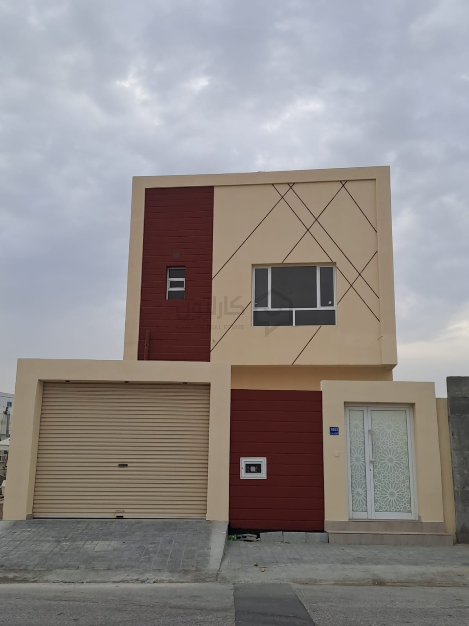 property 782 image 0