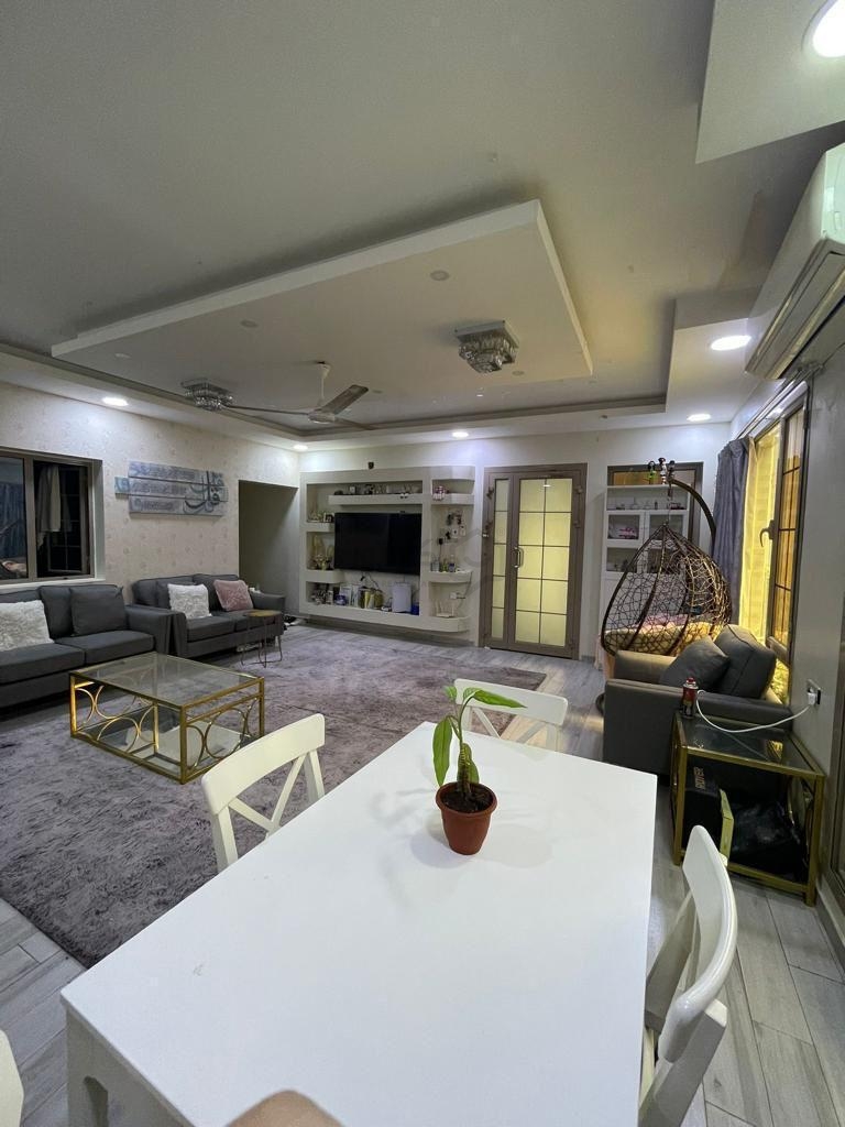 property 791 image 0