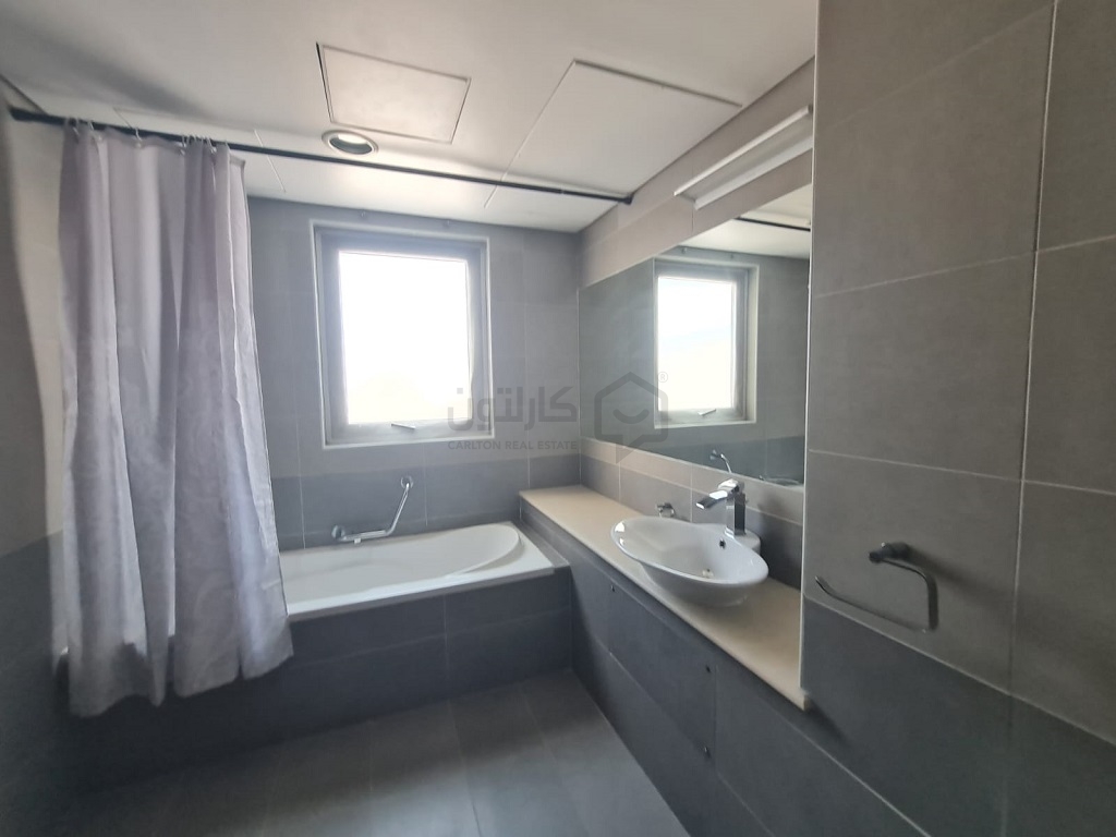 property 796 image 3