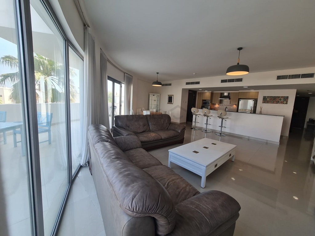 property 796 image 0