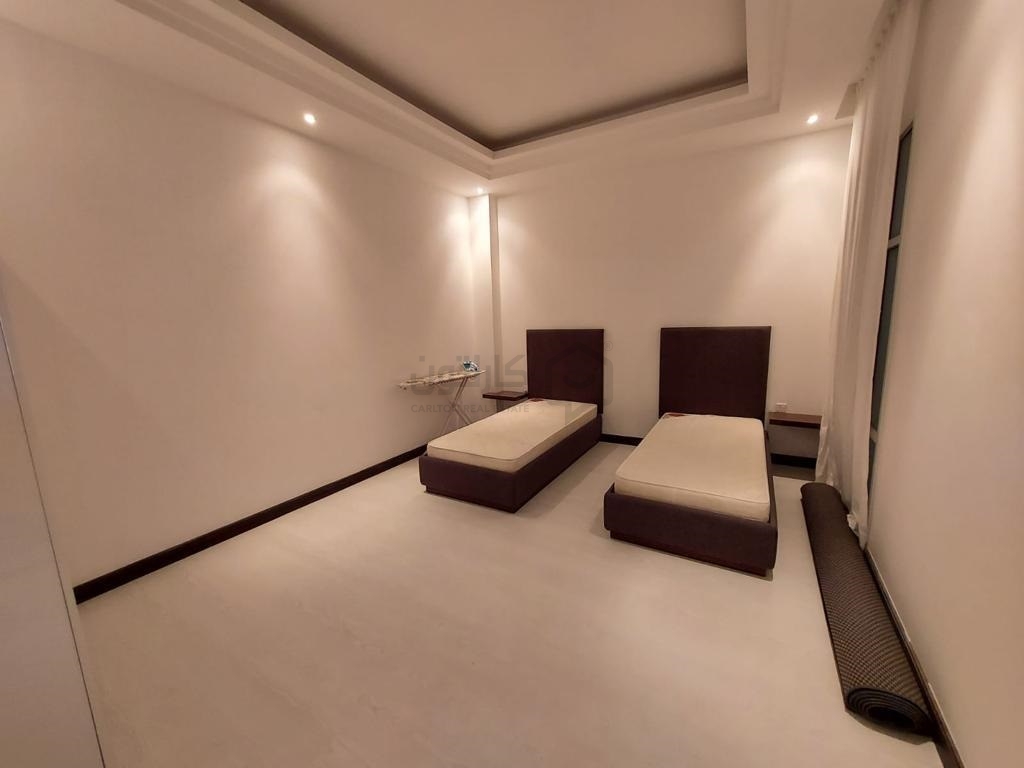 property 799 image 3