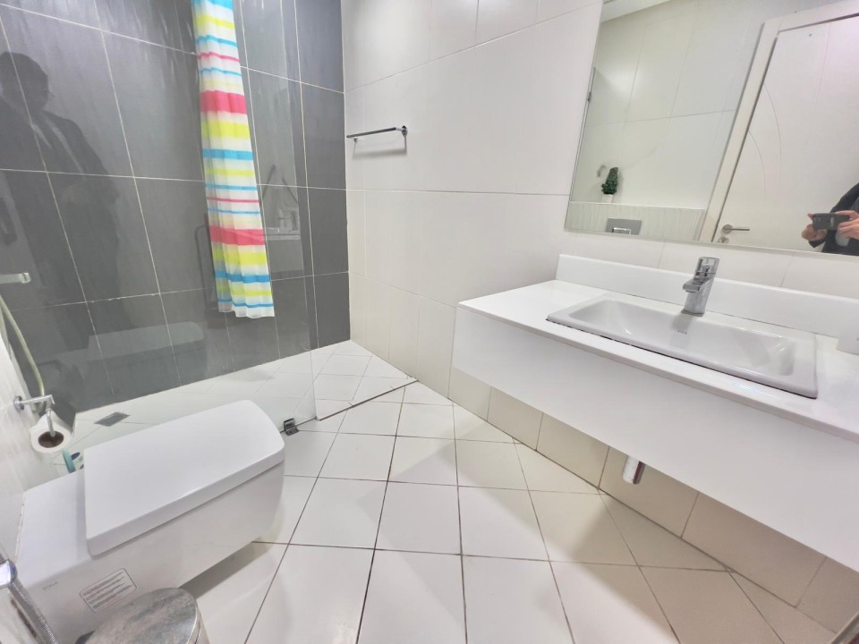 property 8 image 2