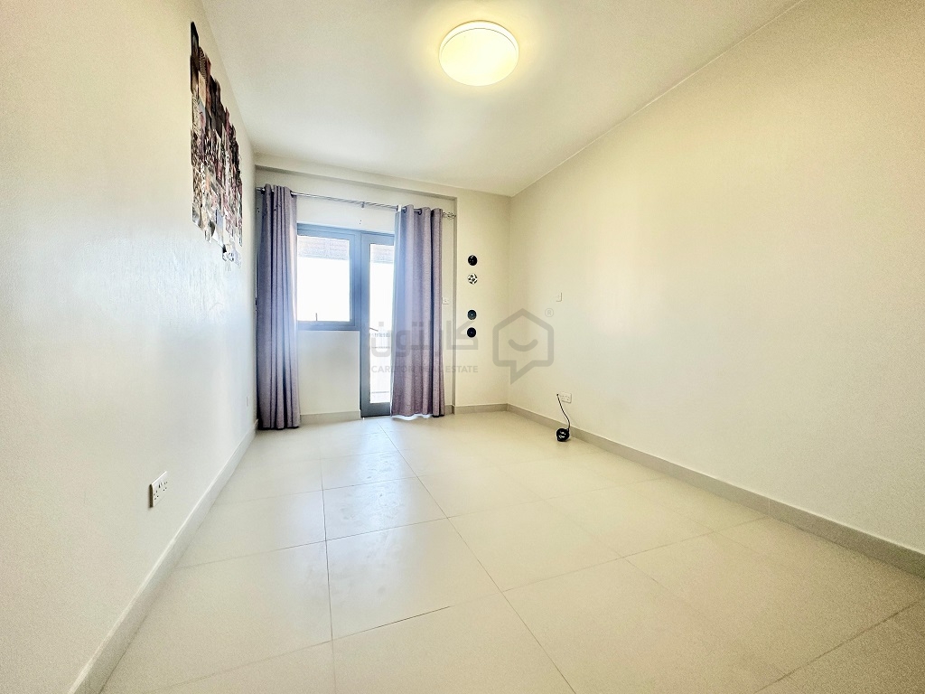 property 805 image 2
