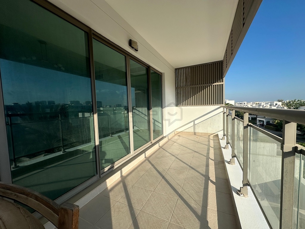 property 807 image 4