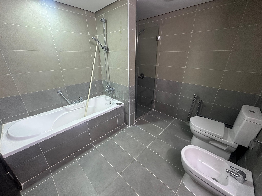 property 807 image 3