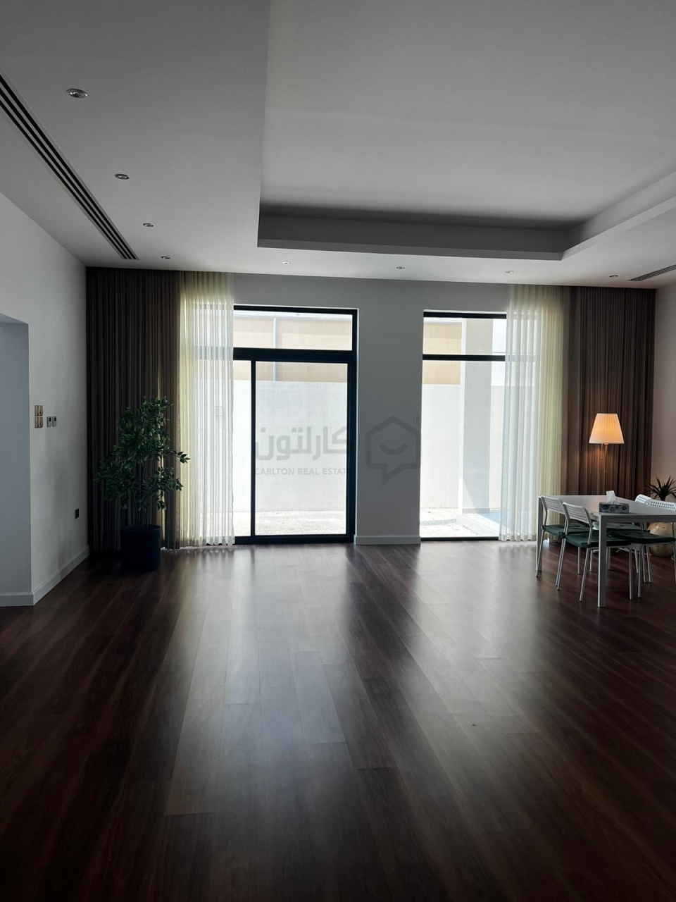 property 822 image 1