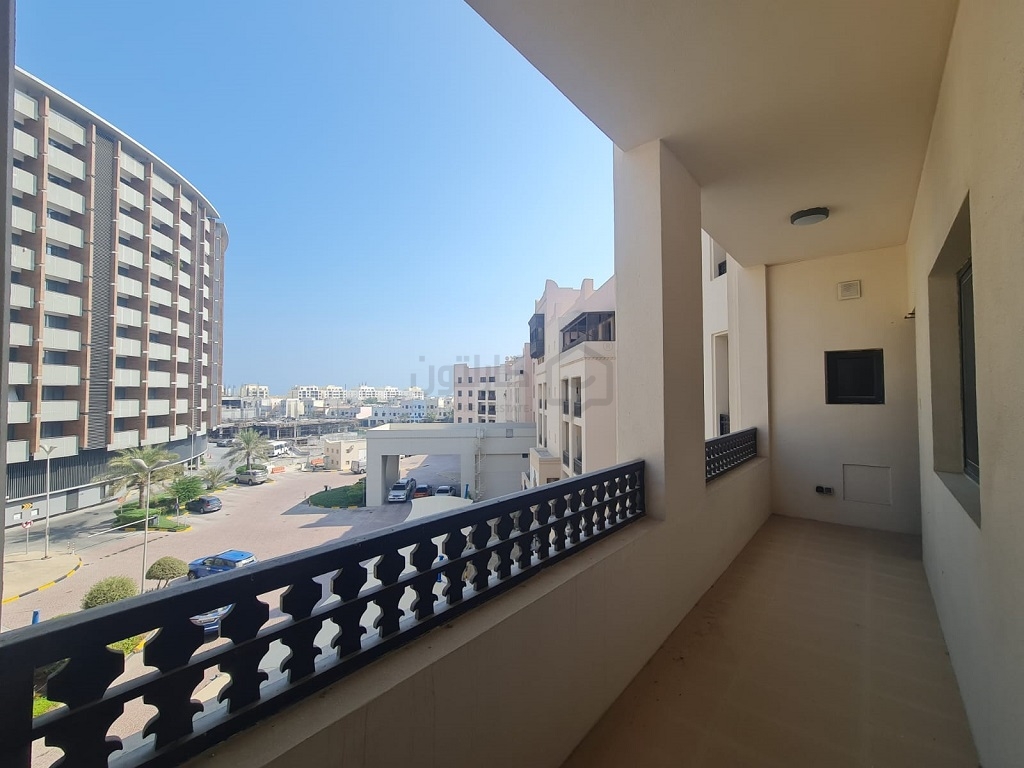 property 824 image 3