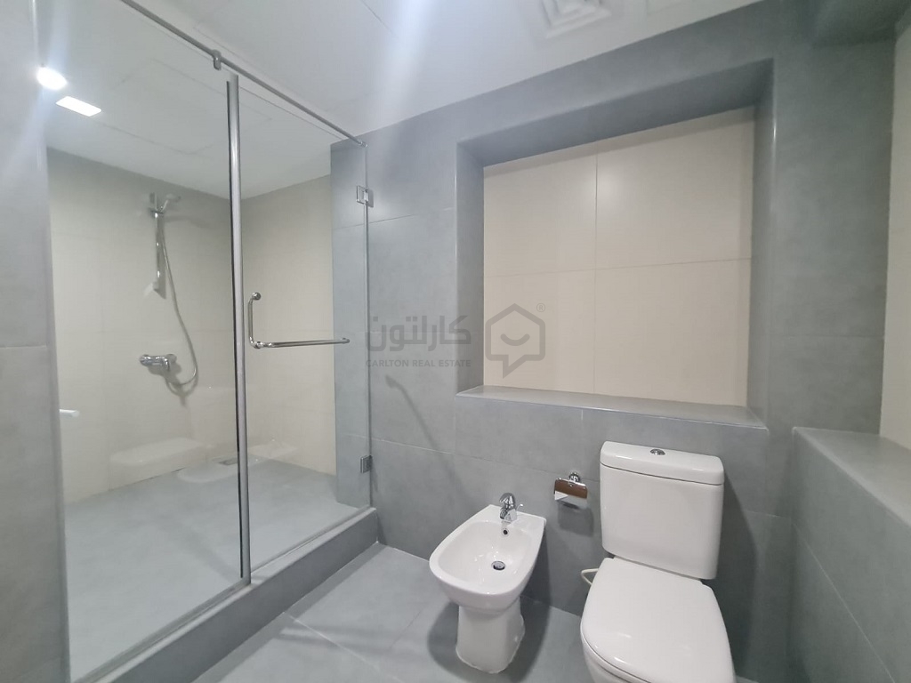 property 833 image 3