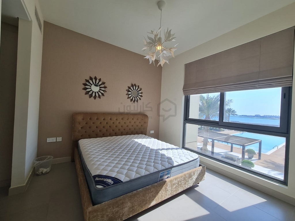 property 835 image 2