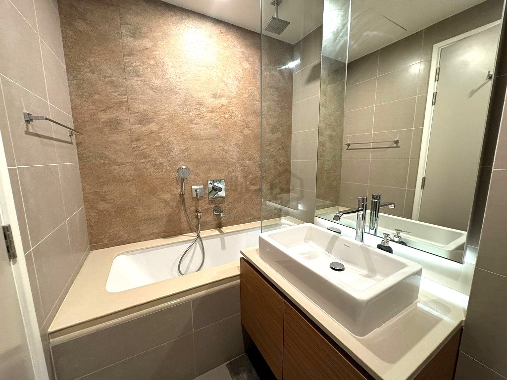 property 842 image 3