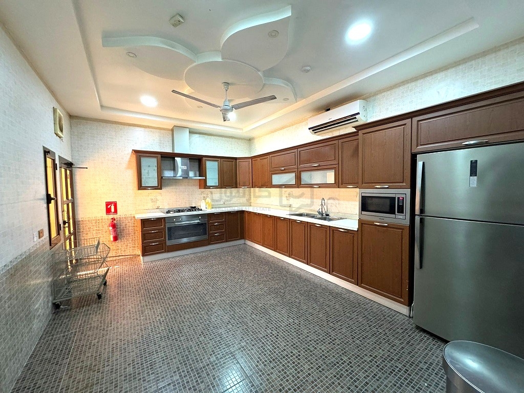 property 844 image 4
