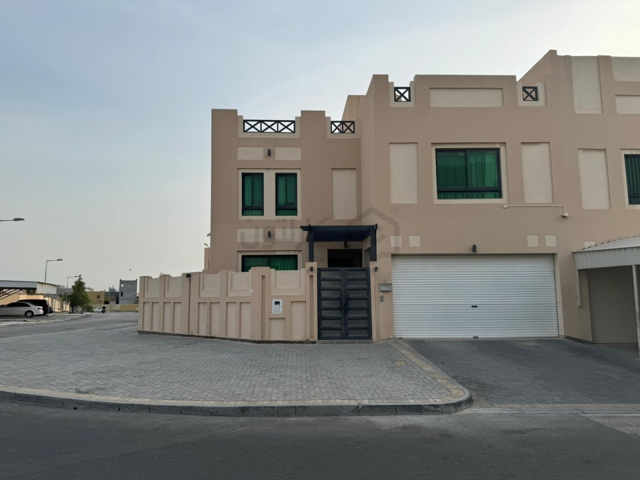 property 852 image 0