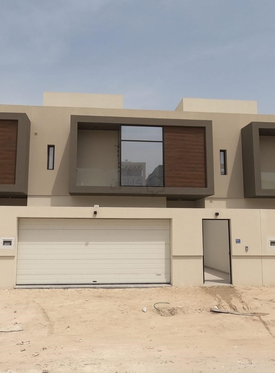 property 860 image 0
