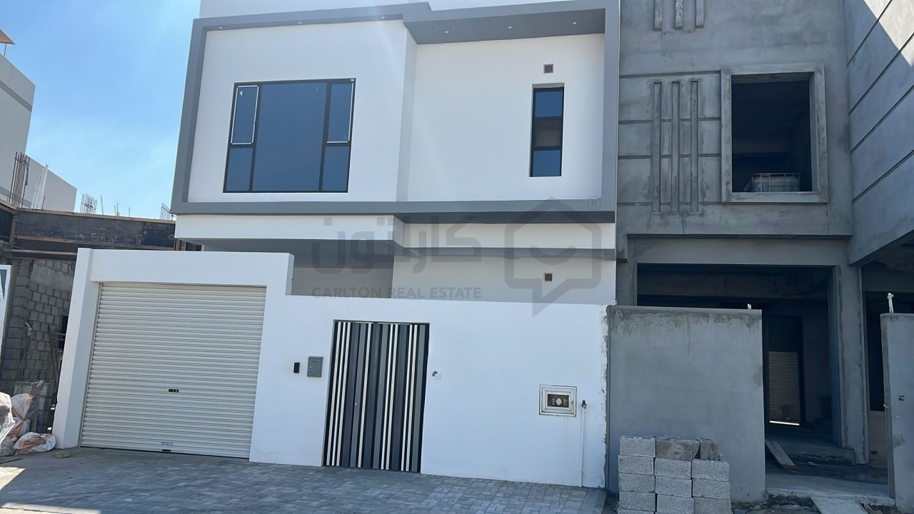 property 870 image 0