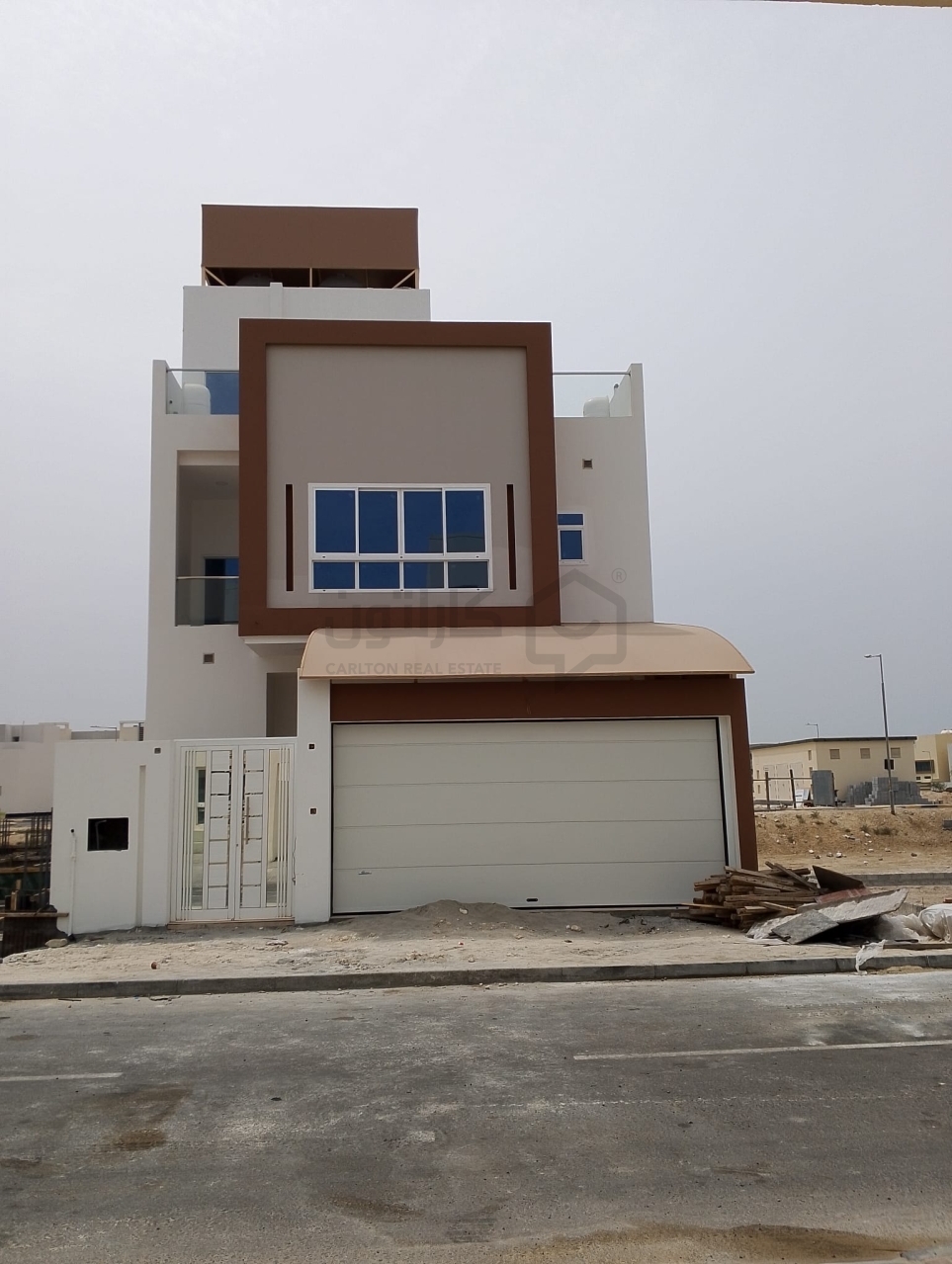 property 871 image 0