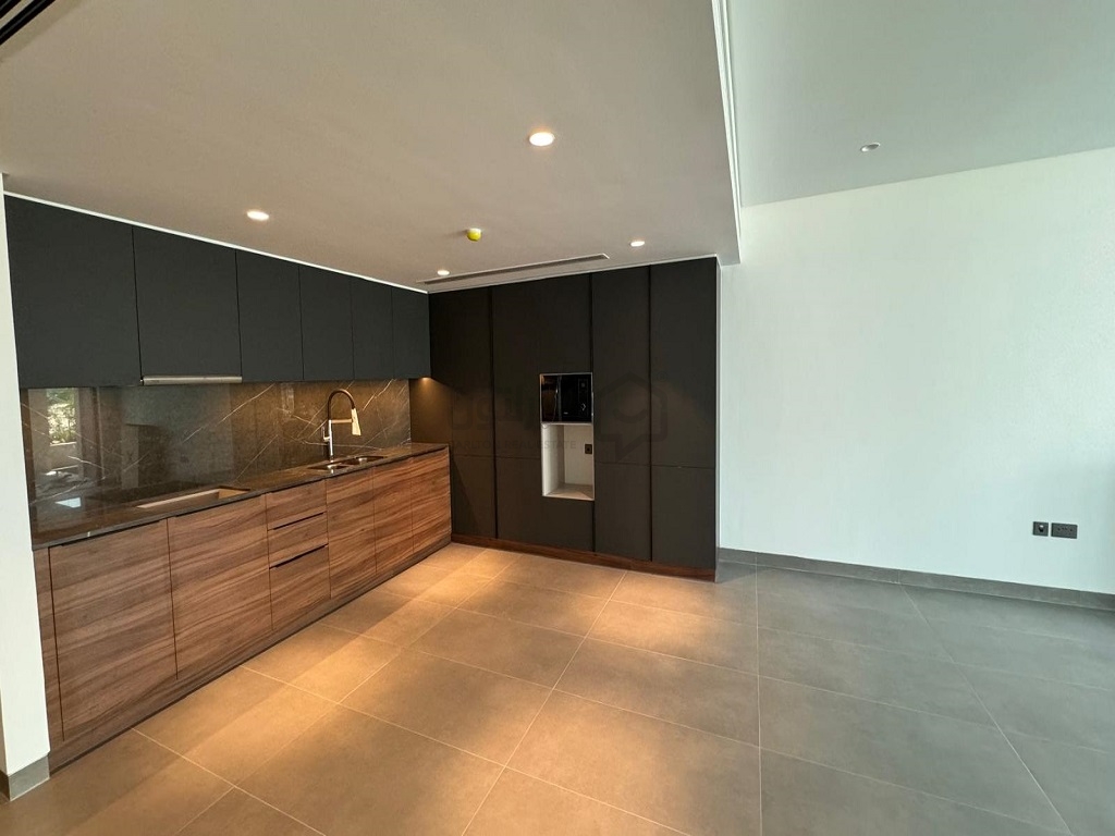 property 874 image 1