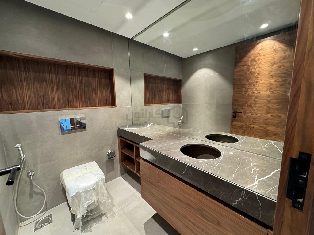property 874 image 3