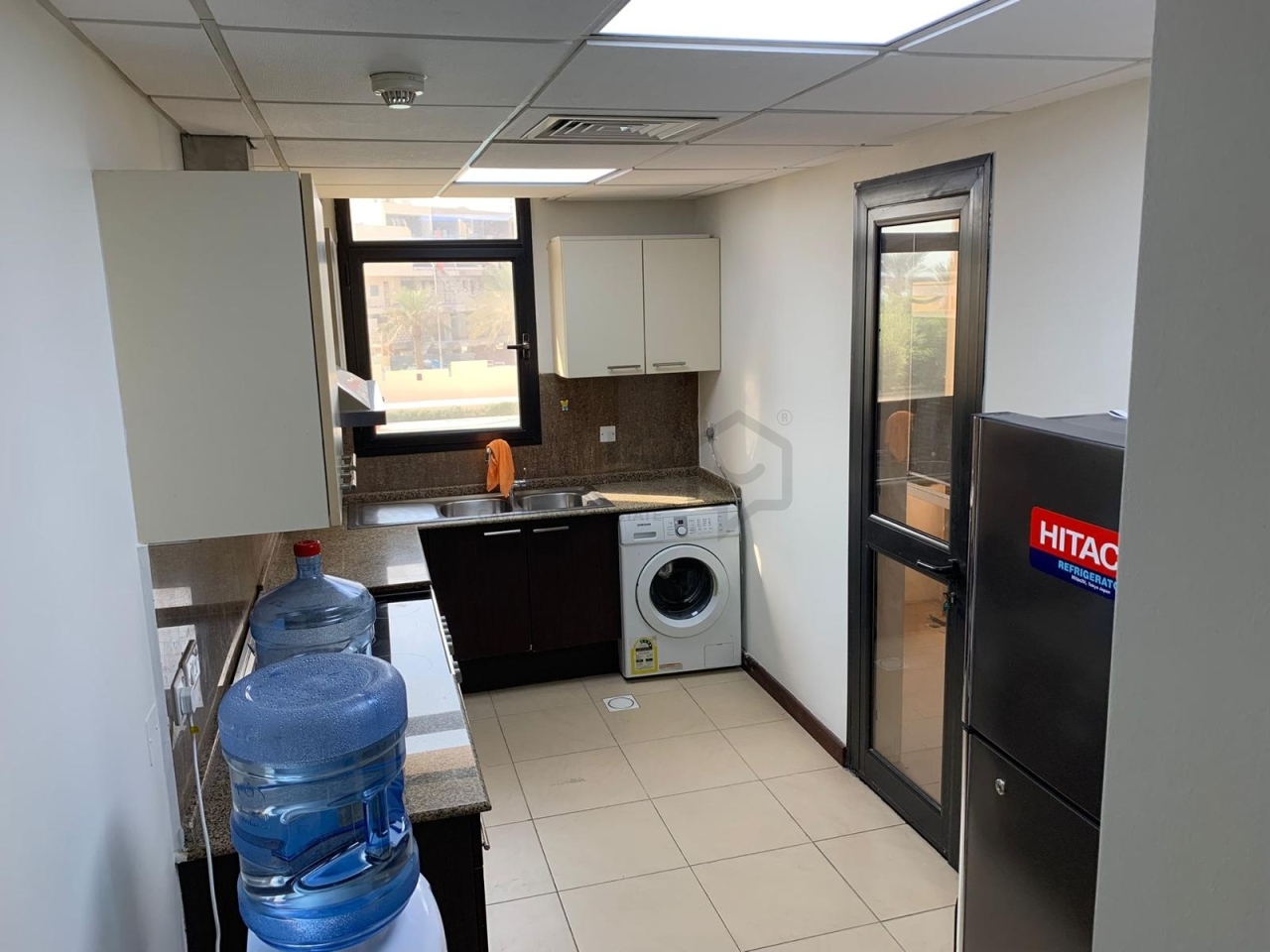 property 879 image 1