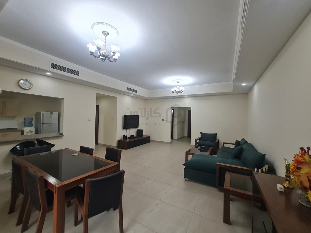 property 881 image 4