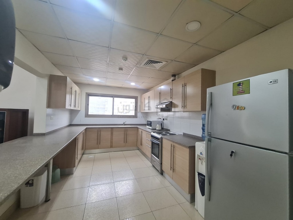 property 881 image 3