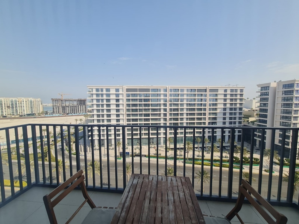 property 882 image 1
