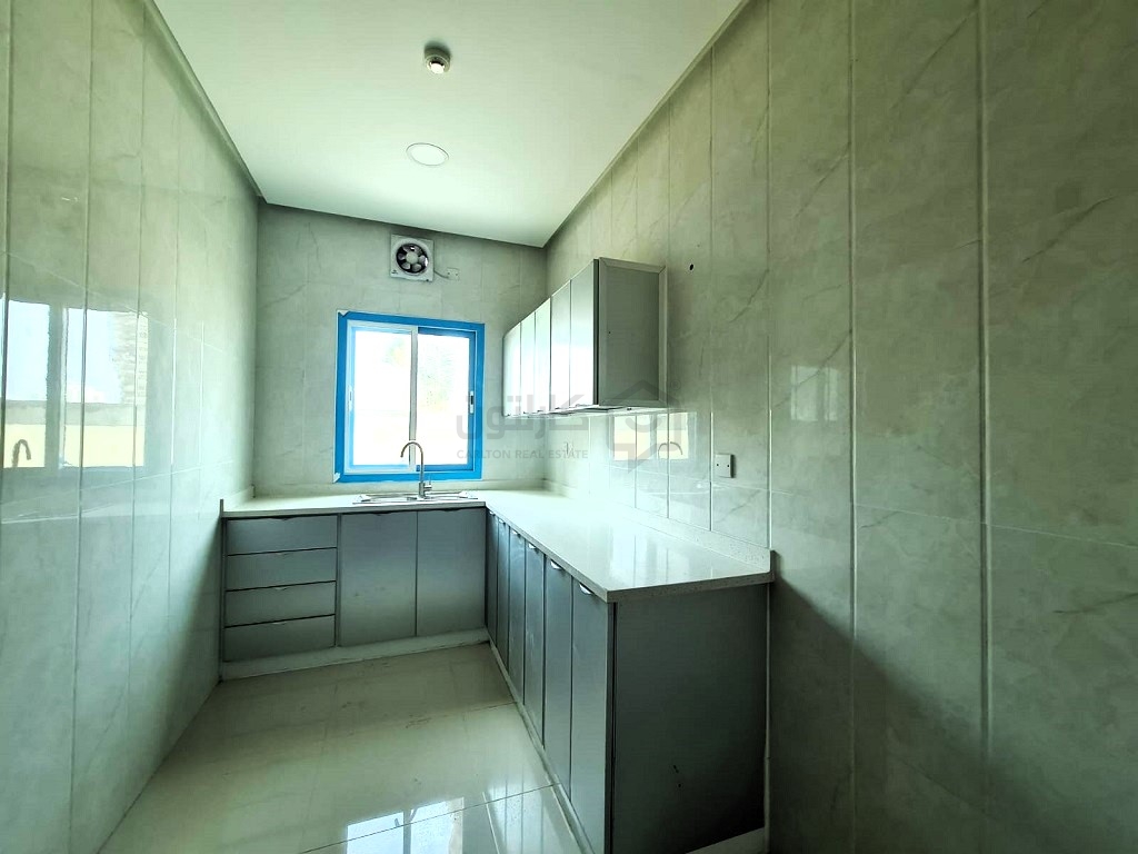 property 885 image 1