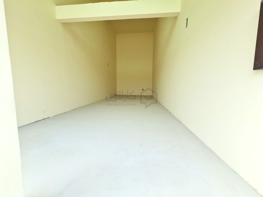 property 886 image 4