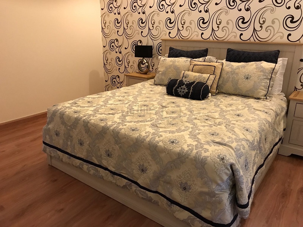 property 889 image 3