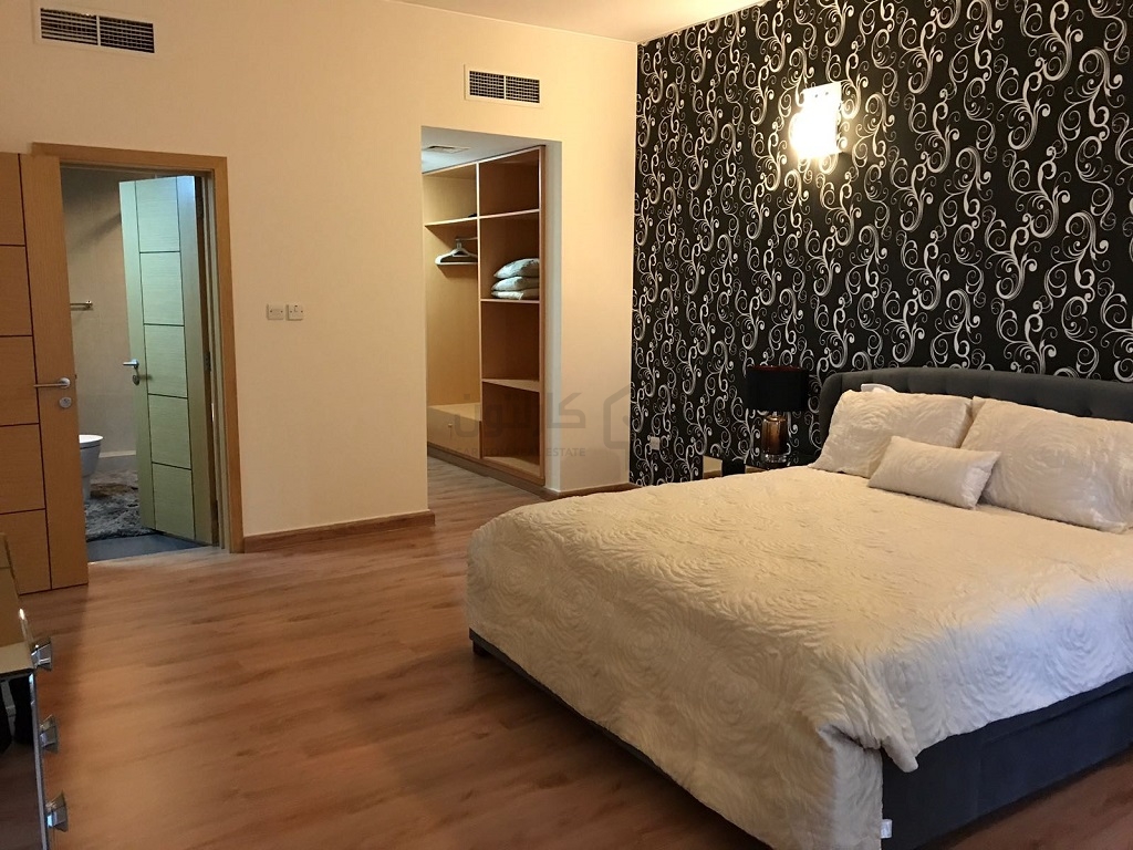 property 890 image 2