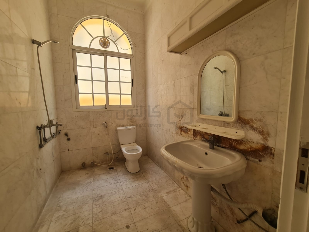property 943 image 3