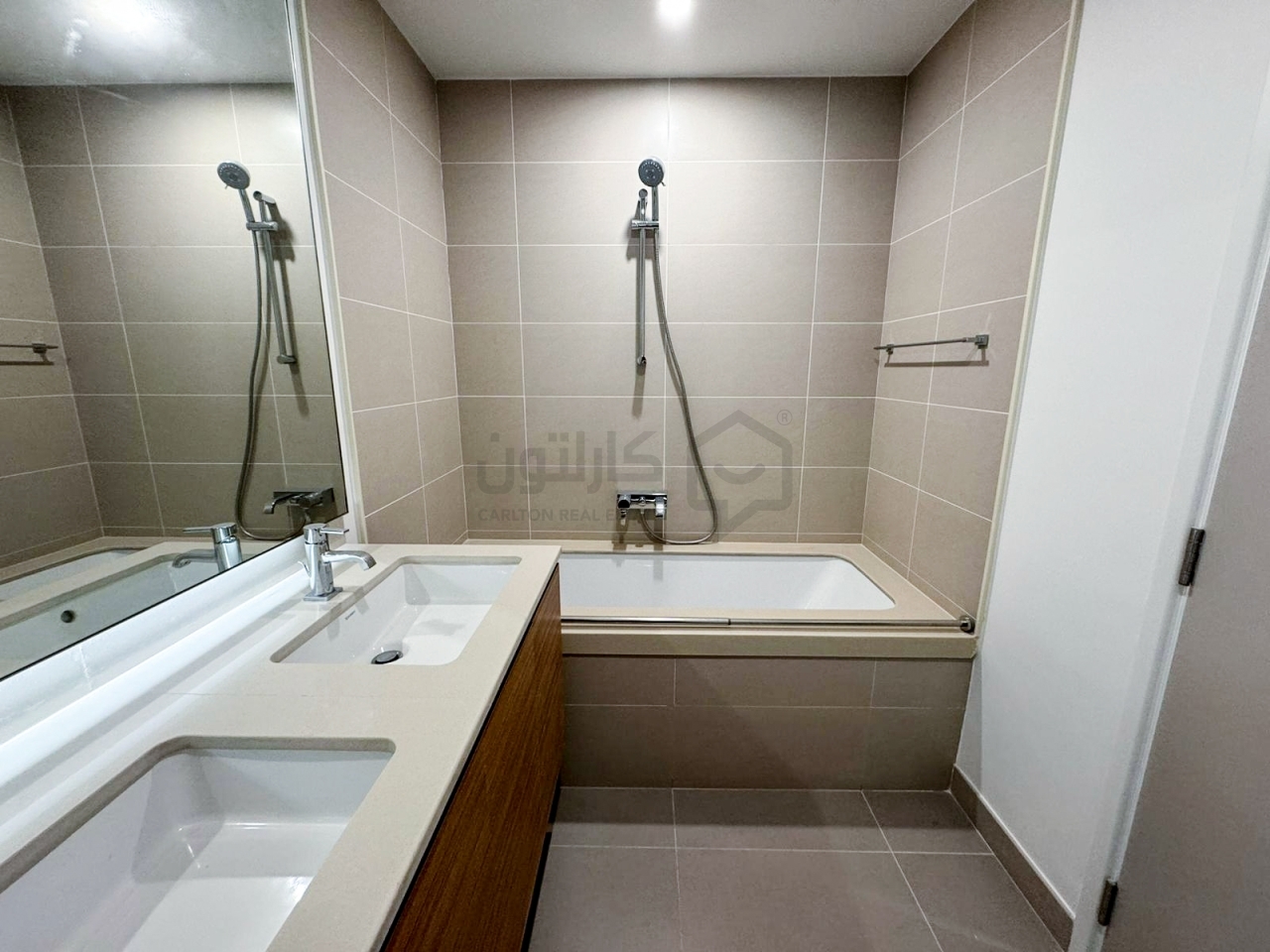property 999 image 4